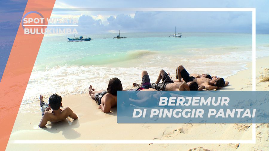 Bersantai Menikmati Hangtanya Sinar Matahari di Tepi Pantai Marumasa, Bulukumba