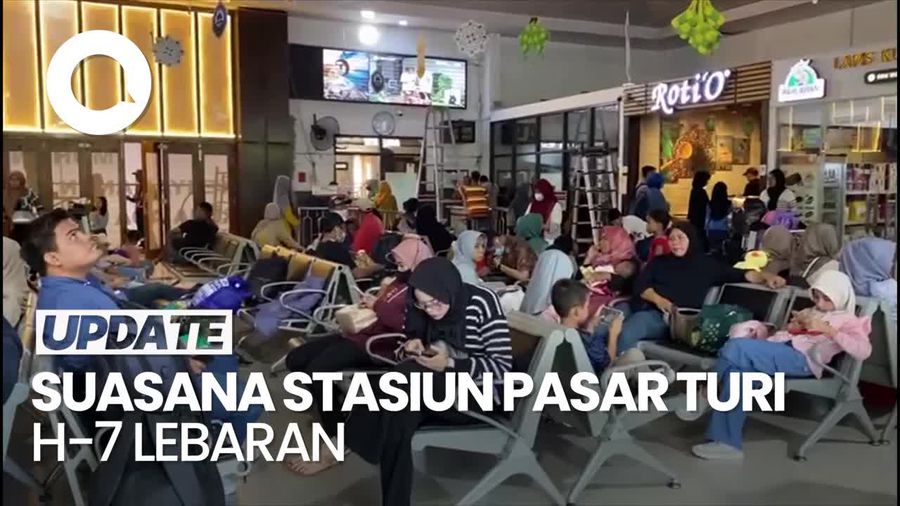 Stasiun Pasar Turi Ramai Pemudik di H-7 Lebaran