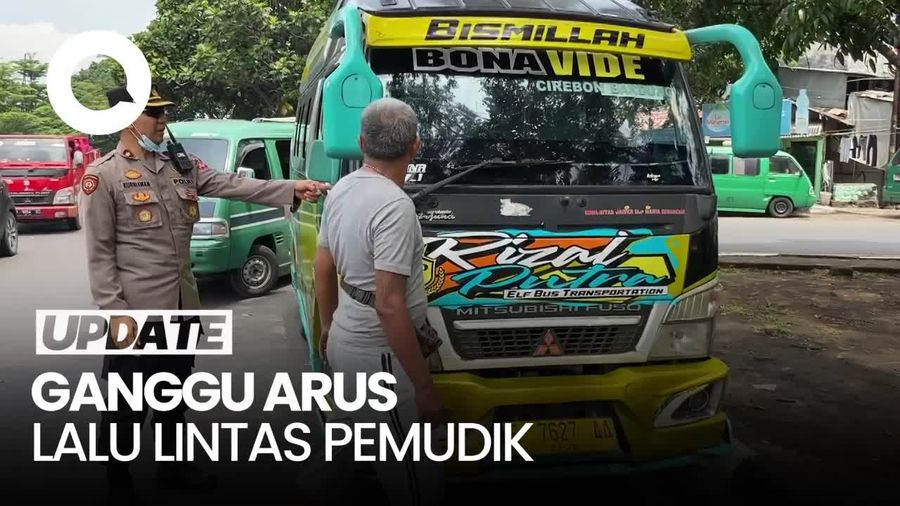 Ganggu Arus Lalin Pemudik, Polisi Tertibkan Angkot yang Ngetem di Bundaran Cibiru