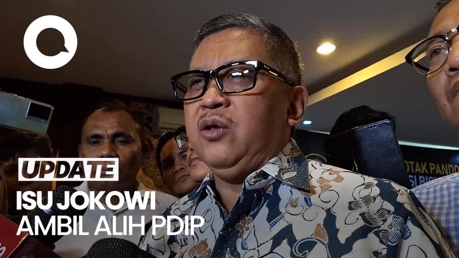 Hasto Minta Jokowi Berjanji Tak Ambil Alih PDIP-Golkar
