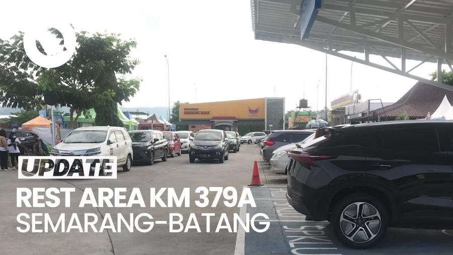 Suasana Rest Area KM 379A Tol Semarang-Batang di H-3 Lebaran