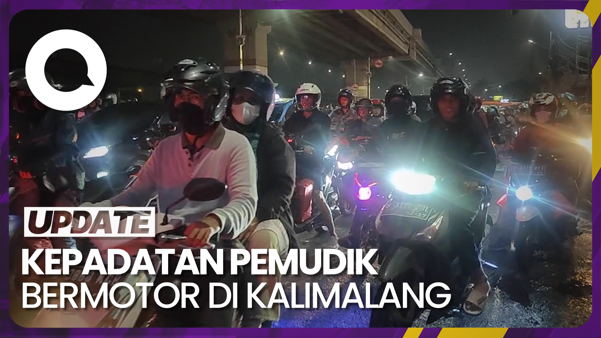 Pemudik Bermotor Memadati Jalur Arteri Kalimalang Malam Ini