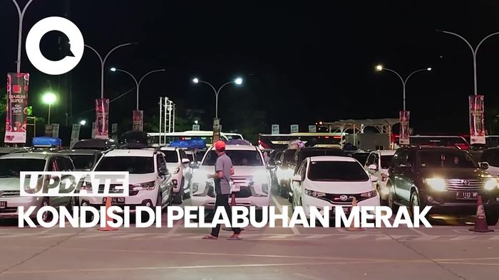 Pelabuhan Merak Masih Padat hingga Malam Ini