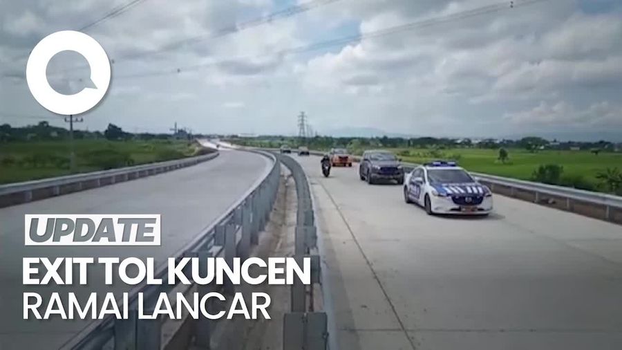 Situasi Arus Lalu Lintas di Exit Tol Jogja-Solo
