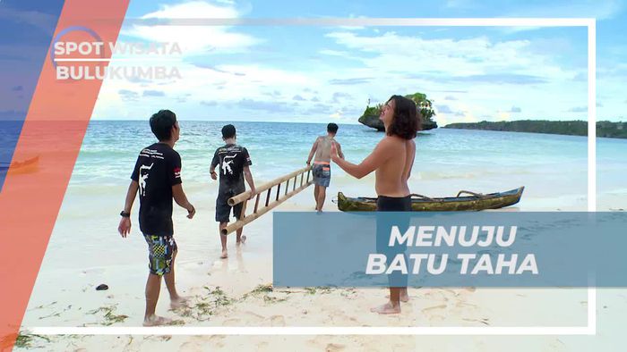 Tantangan Naik ke Atas Batu Baha Pantai Kasuso Bulukumba