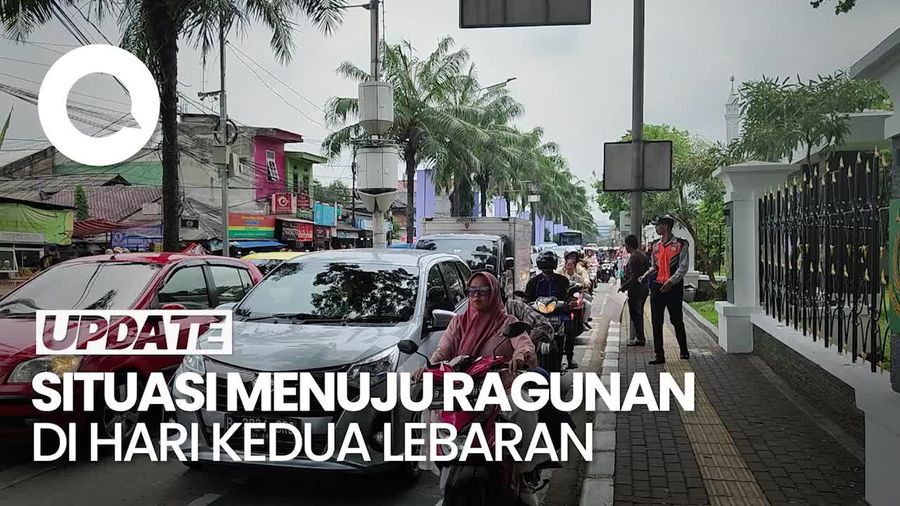 Kendaraan Menuju Taman Margasatwa Ragunan Mengular Siang Ini
