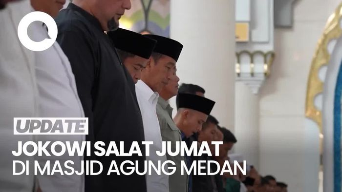 Momen Jokowi Salat Jumat di Masjid Agung Medan