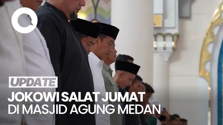 Momen Jokowi Salat Jumat di Masjid Agung Medan