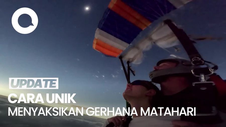 Menyaksikan Gerhana Matahari Sambil Skydiving