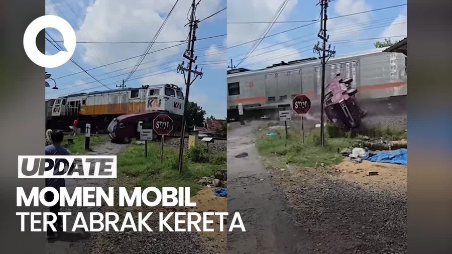 Detik-detik Mobil Carry Tertabrak KA Argo Semeru di Madiun