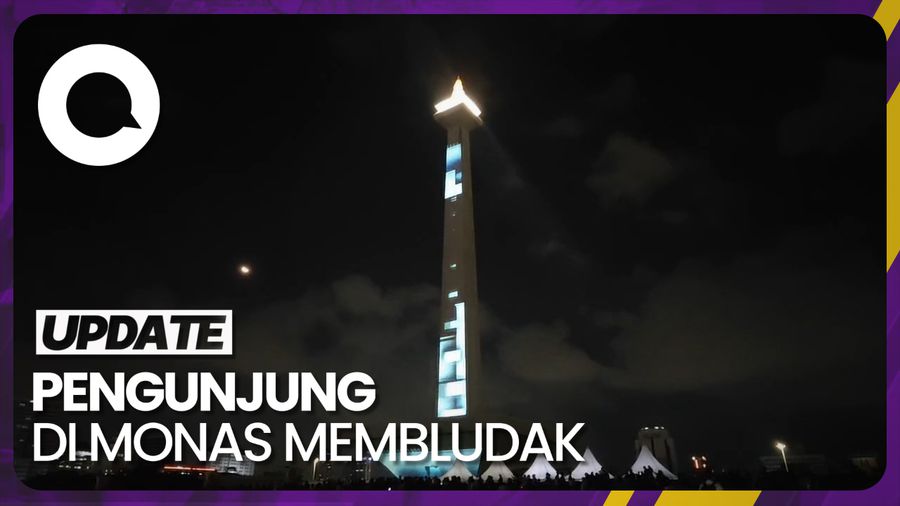 Malam-malam, Monas Diserbu Pengunjung!