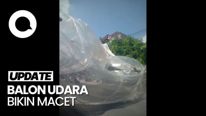 Balon Udara Jatuh di Klaten Bikin Jalanan Macet