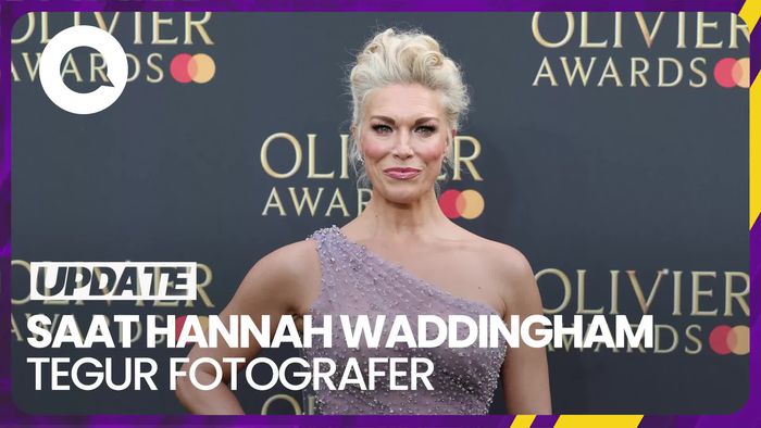 Momen Hannah Waddingham Tegur Fotografer yang Memintanya Menunjukkan Kaki
