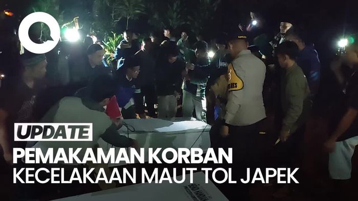 4 Jenazah Korban Kecelakaan Maut Tol Japek Dikubur Berdekatan di Ciamis