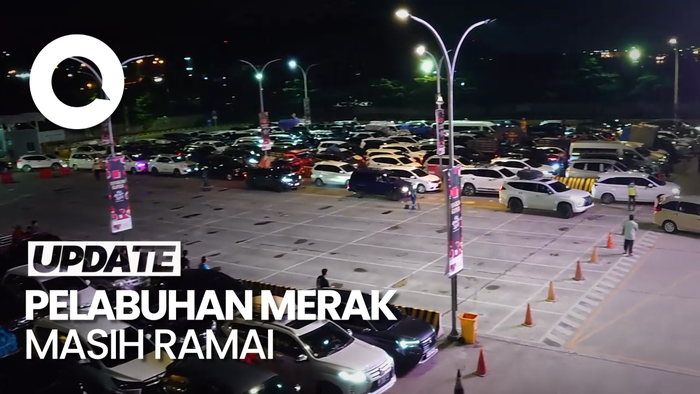 Arus Balik di Pelabuhan Merak, Kendaraan Nyeberang ke Sumatera Masih Ramai 