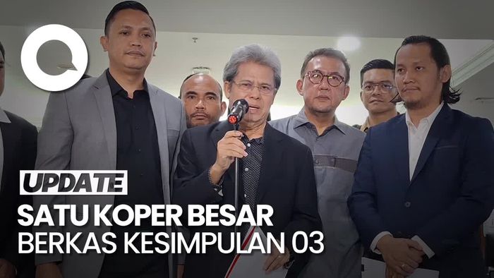 Melihat Koper Besar Berisi Berkas Kesimpulan Kubu Ganjar-Mahfud