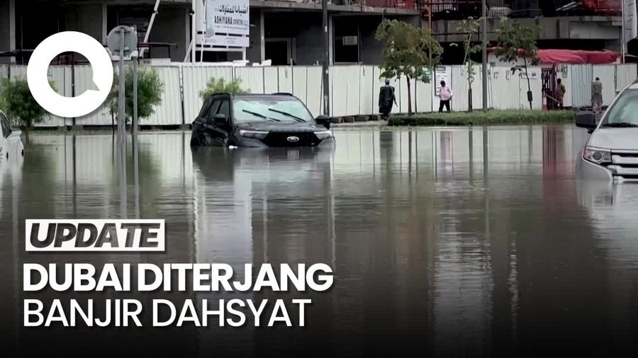Penampakan Mobil-mobil Terendam Banjir Dahsyat di Dubai