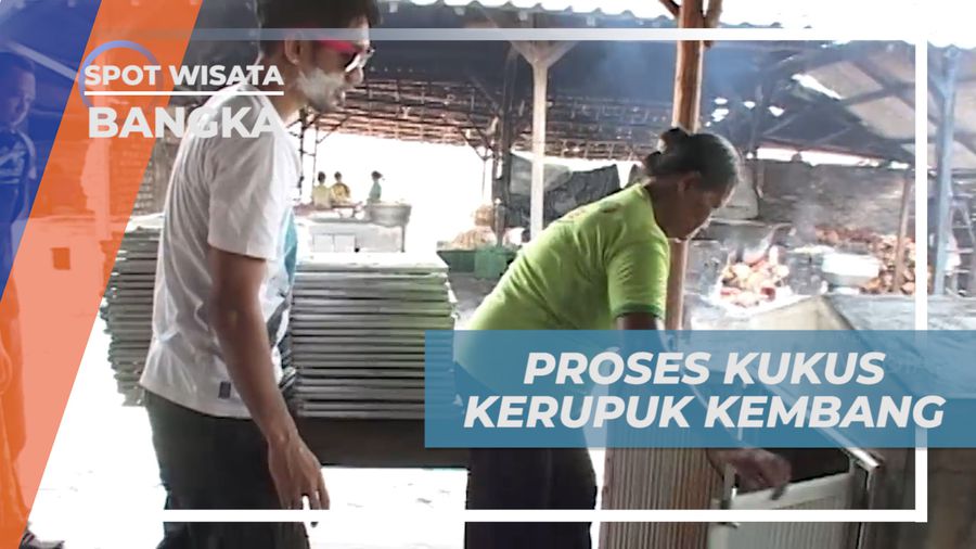 Melihat secara Langsung Proses Pembuatan Kerupuk Kembang, Bangka