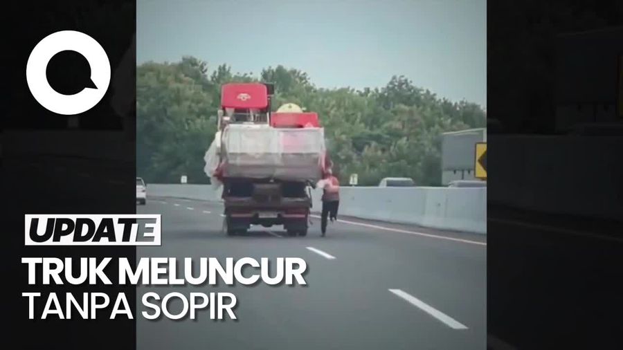 Jatuh-Bangun Sopir Kejar Truknya yang Meluncur di Tol Kalikangkung