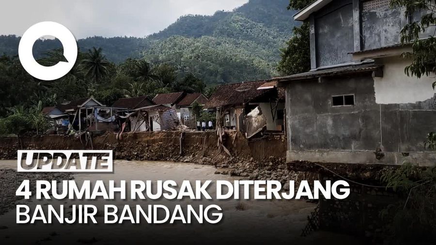Detik-detik Rumah di Trenggalek Hancur Diterjang Banjir Bandang