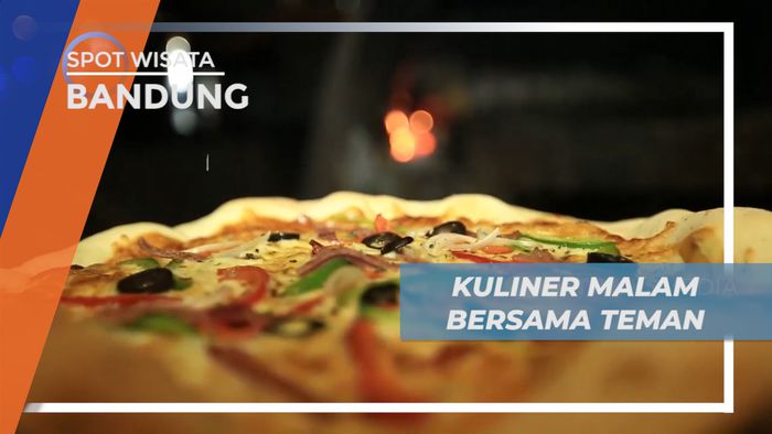 Menikmati Santap Malam Sambil Bersantai Ria Berteman Live Musik, Bandung