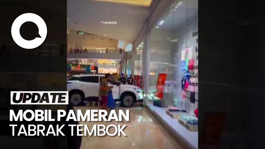 Heboh Bocah Nyetir Mobil Pameran Tabrak Tembok Mal di Jakut