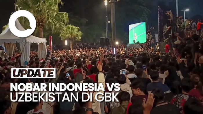 Meriahnya Nobar Indonesia Vs Uzbekistan di GBK, Penonton Nyalakan Flare