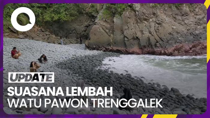 Bukan Pasir, Pantai Kecil di Trenggalek Ini Penuh Batu Unik