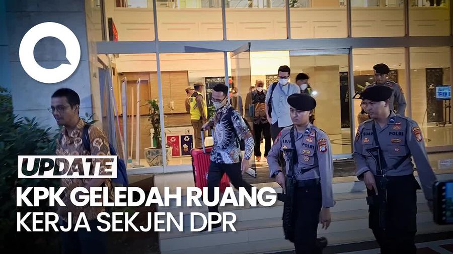 Penampakan Koper yang Dibawa KPK dari Ruang Kerja Sekjen DPR