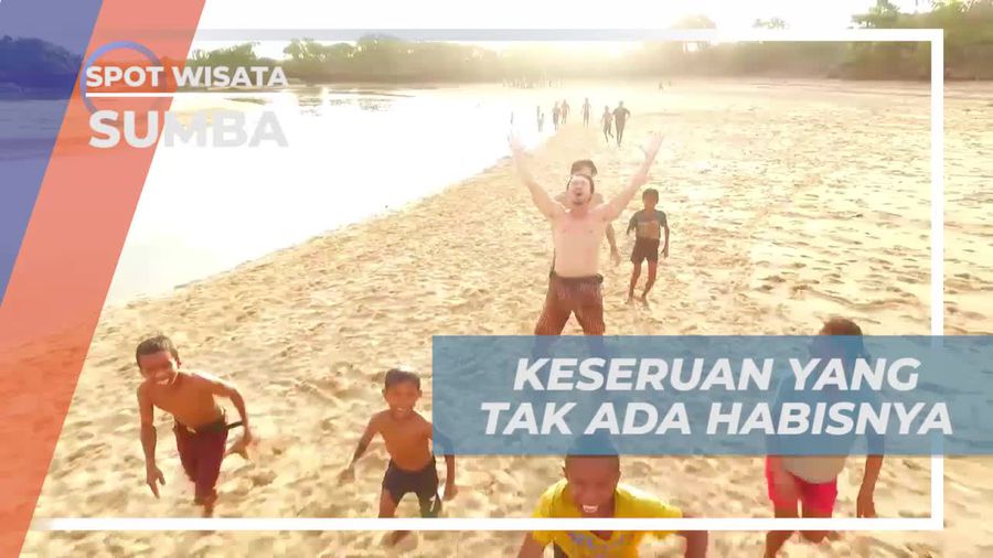 Bercengkrama Menikmati Momen Bermain Bersama Anak-anak Ratenggaro Sumba