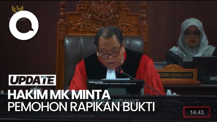 Canda Hakim MK Minta Pemohon Rapikan Bukti: Nanti Hakimnya Mati, Malah Repot