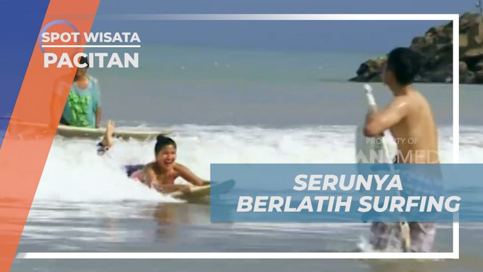 Menikmati Keseruan Berlatih Surfing di Pantai Teleng Ria, Pacitan