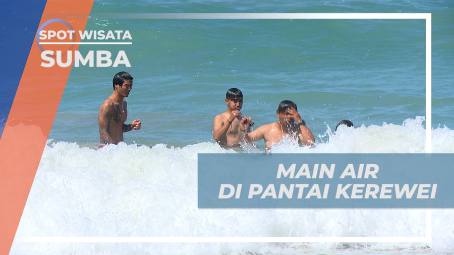 Menikmati Keseruan Bermain Deburan Ombak Pantai Kerewei, Sumba