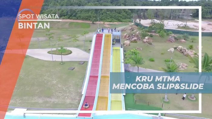 Keseruan Crew Mencoba Wahana Slip and Slide, Bintan