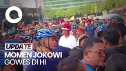 Jokowi Sepedaan di CFD HI, Warga Antusias Minta Foto