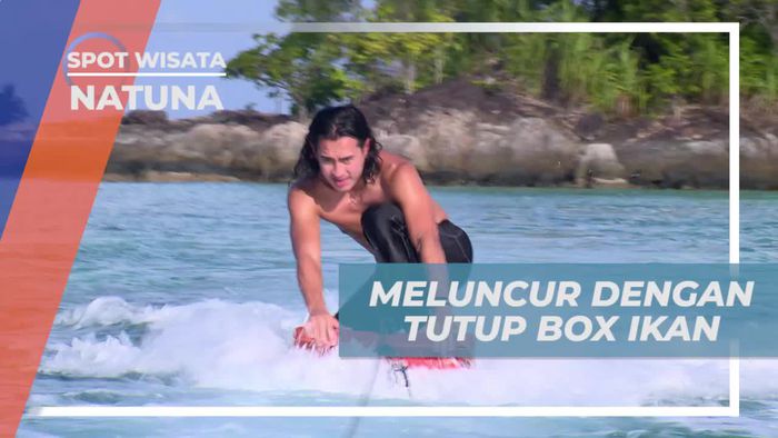 Tantangan Seru Meluncur Dengan Tutup Box Ikan di Pulau Sentanau Natuna