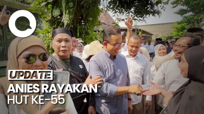 Warga Serbu Rumah Anies yang Merayakan Ulang Tahun ke-55