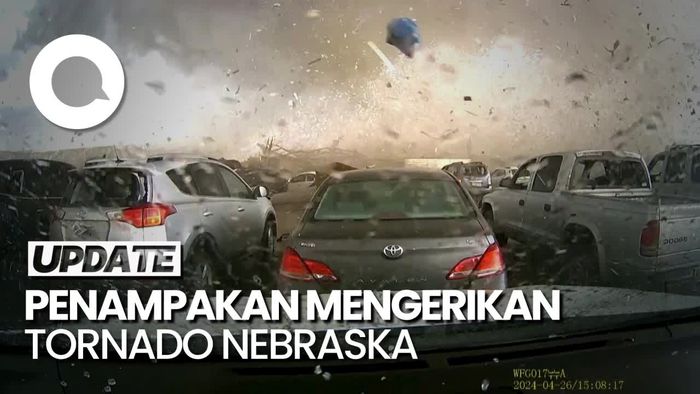 Rekaman Dashcam Saat Bangunan Lenyap Seketika Akibat Tornado Nebraska
