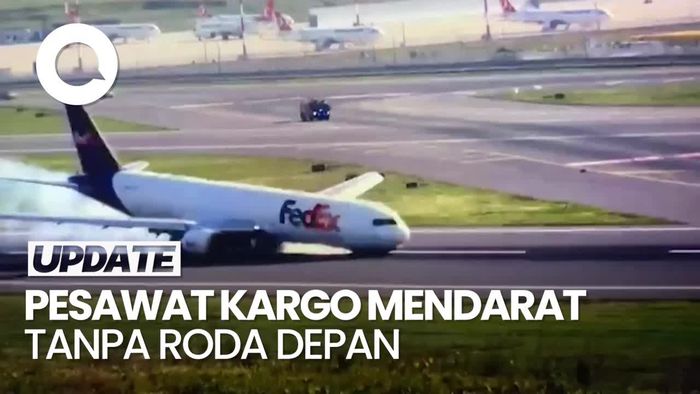 Detik-detik Pesawat Kargo Mendarat Tanpa Roda Depan di Bandara Turki