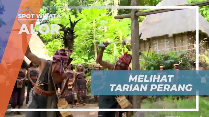 Melihat Dari Dekat Tarian Perang di Desa Adat Takpala Alor