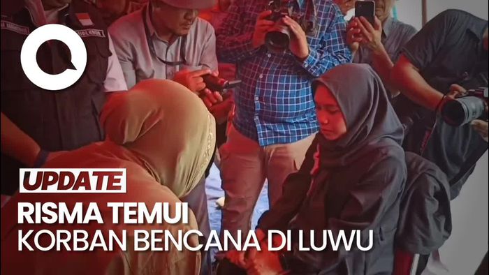 Mensos Risma Kunjungi Korban Banjir Bandang dan Longsor di Luwu
