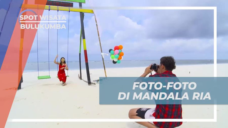 Berfoto Dengan Latar Ayunan Estetik di Pantai Mandala Ria Bulukumba