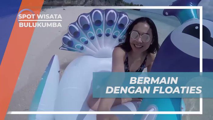 Bersantai Sejenak Dengan Floaties di Pulau Liukang Loe Bulukumba