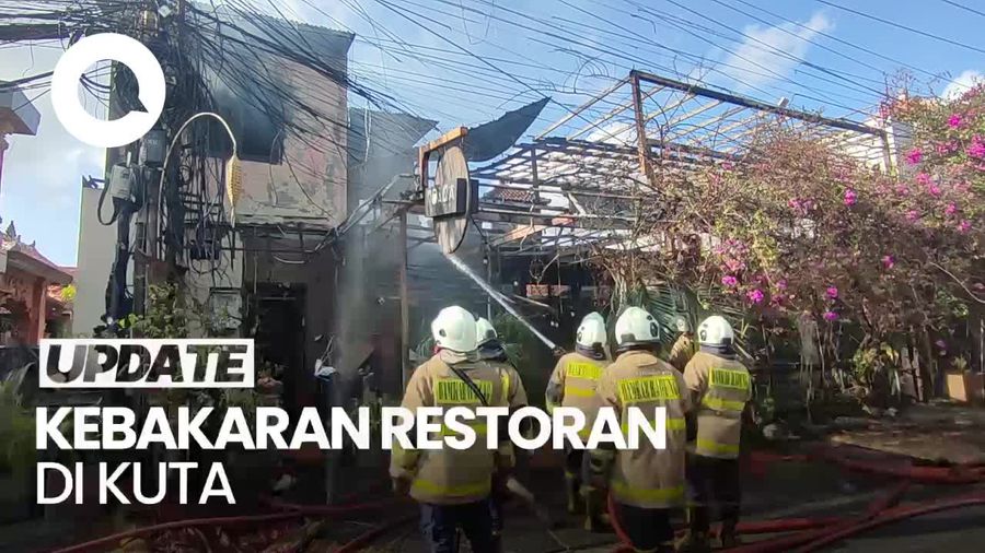 Restoran di Kuta Terbakar 8 Mobil Damkar Dikerahkan
