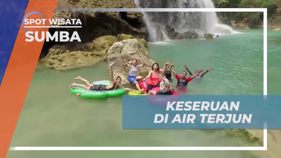 Bersantai Dengan Floaties di Air Terjun Lapopu Sumba