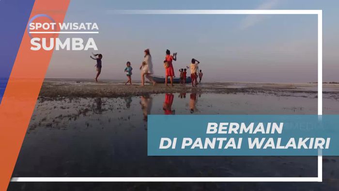 Momen Seru Bermain Bersama Anak-anak di Pantai Walakiri Sumba