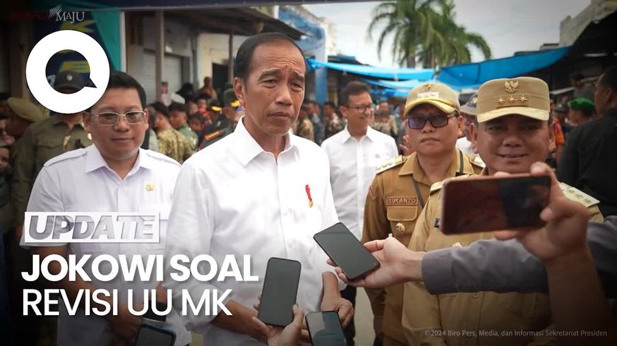 Jokowi Irit Bicara Kala Ditanya soal Revisi UU MK