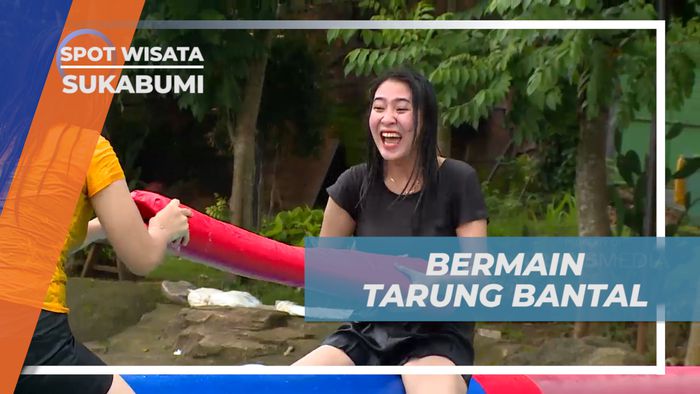 Seru-seruan Adu Kuat Bermain Gebuk Bantal di Atas Kolam Renang, Sukabumi