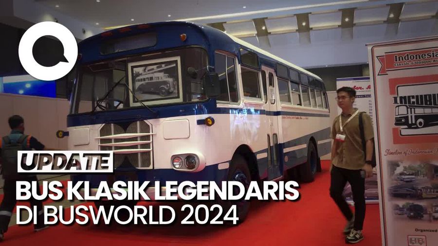 Kala Bus Klasik Jadi Spot Swafoto Pengunjung Busworld 2024