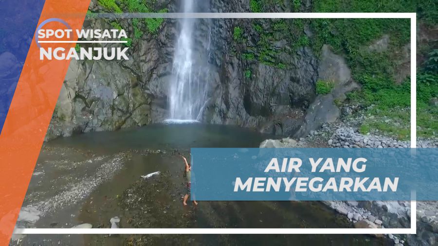 Serunya Basah-basahan di Bawah Aliran Air Terjun Sedudo yang Dingin Menyegarkan, Nganjuk
